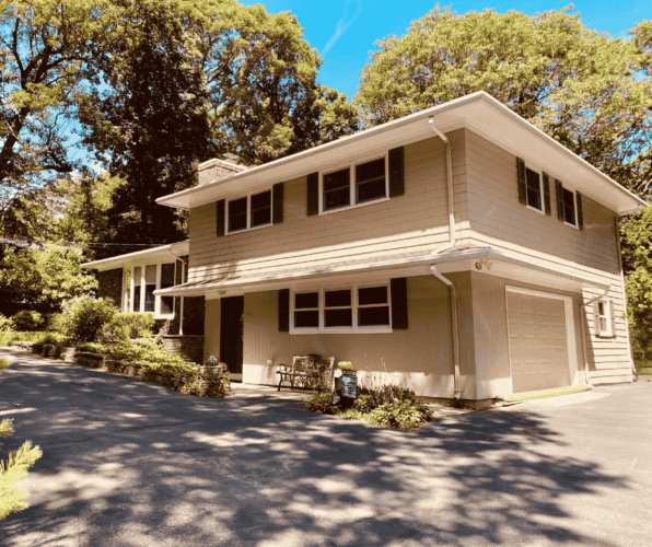 Ginny Gorman lists & sells East Greenwich homes at 401.520.7849